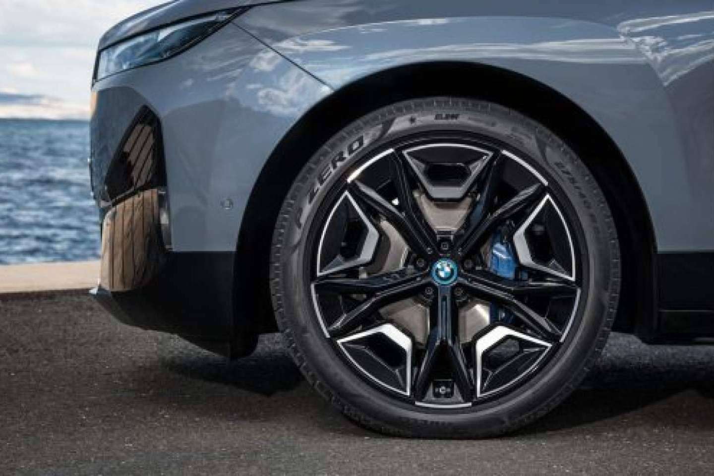 Aprovechar la promoción de Pirelli en los talleres de la red Blacktire y conseguir hasta 100 € en una tarjeta regalo