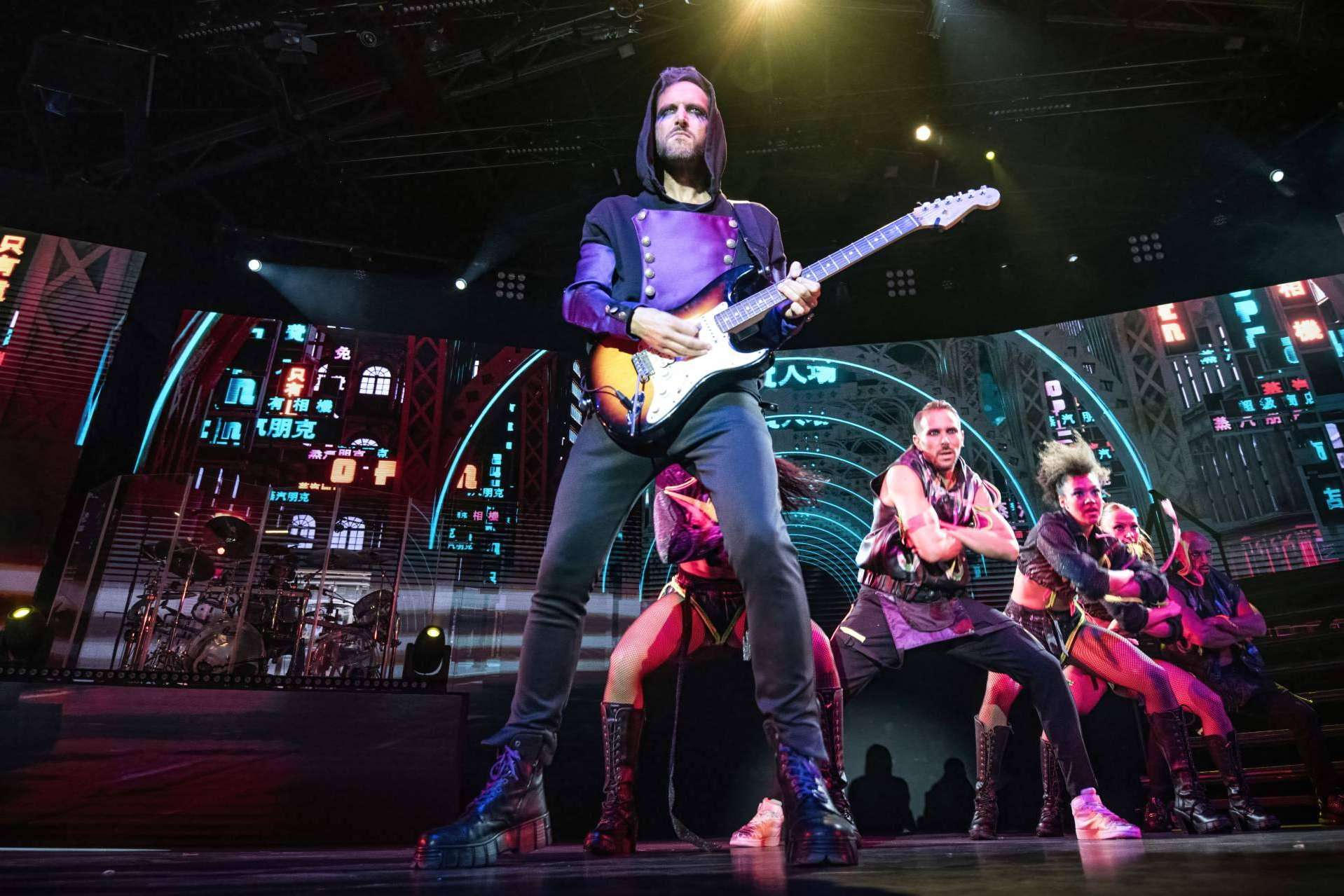 Celebrar el Día del Padre con la mejor música y espectáculo en WAH Show